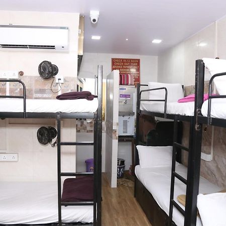New Super Dormitory Bombay Eksteriør billede